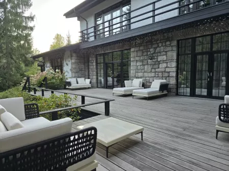 Обустройство террасы загородного дома в Подмосковье